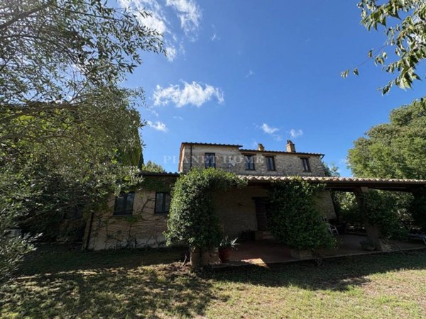 casa indipendente in vendita ad Orvieto in zona Corbara