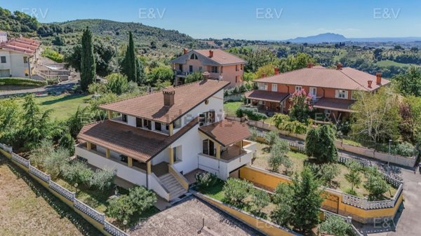 casa indipendente in vendita ad Otricoli in zona Poggio