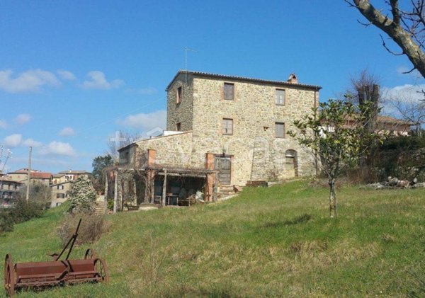 casa indipendente in vendita a Parrano