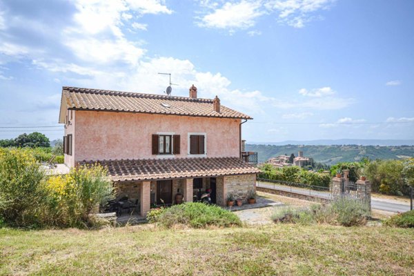 casa indipendente in vendita a Parrano