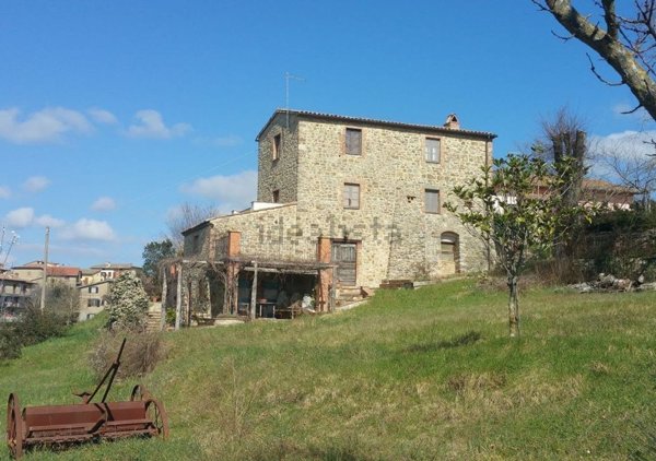 casale in vendita a Parrano