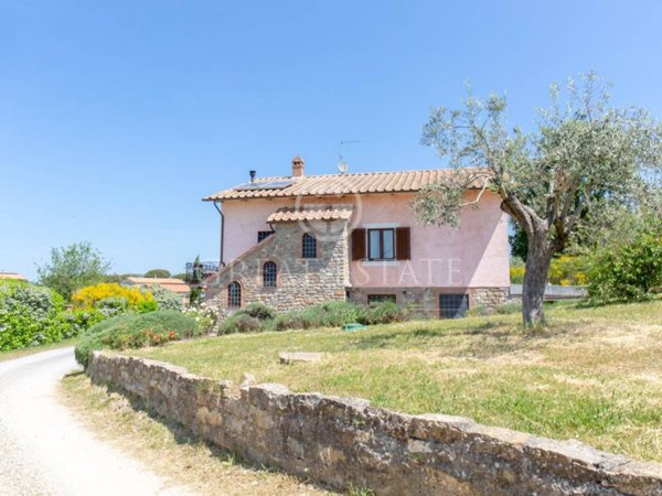 casa indipendente in vendita a Parrano