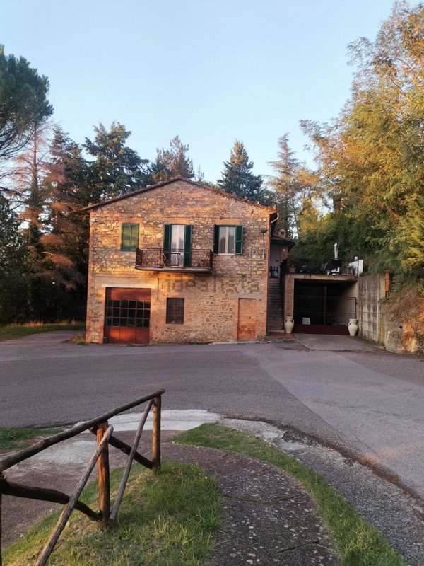 casa indipendente in vendita a Parrano