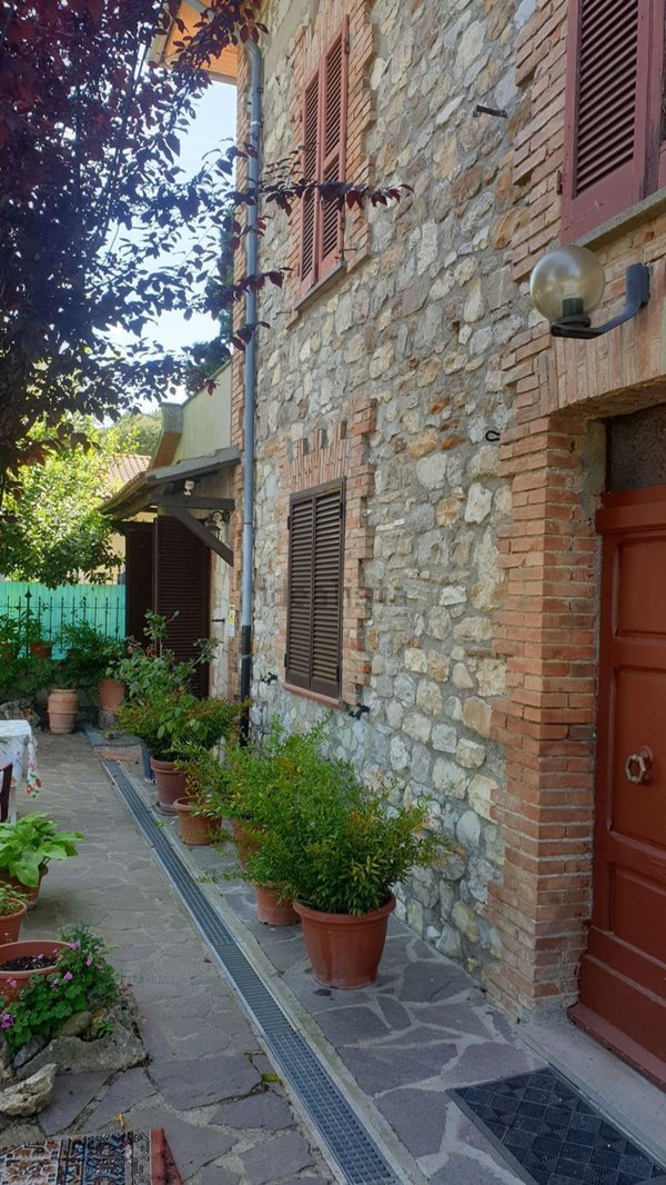 casa indipendente in vendita a Parrano