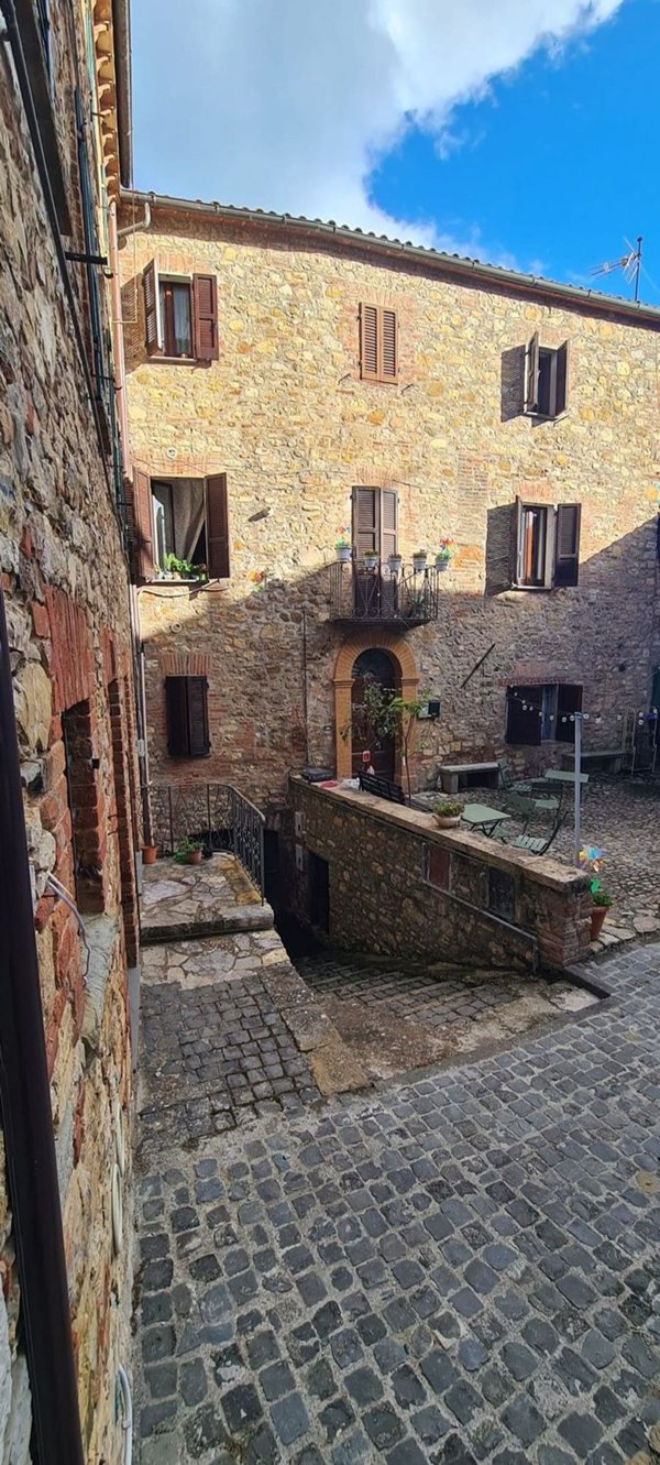 casa indipendente in vendita a Parrano