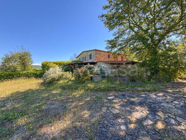 casa indipendente in vendita a Parrano