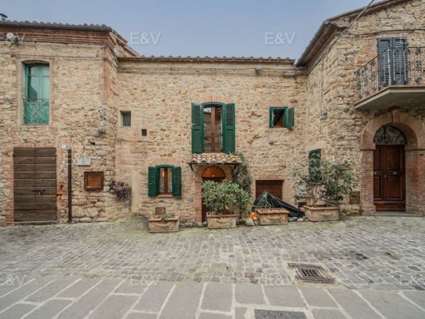 casa indipendente in vendita a Parrano