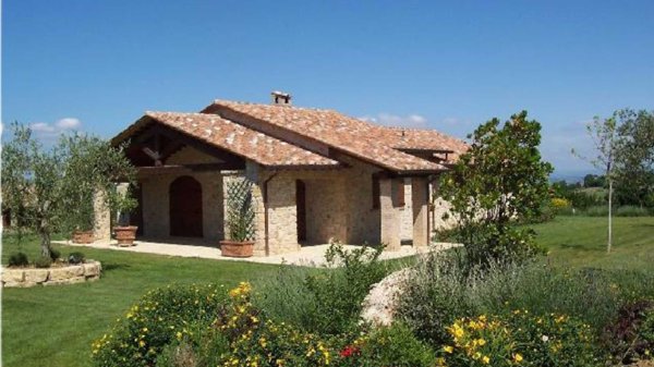 casa indipendente in vendita a Parrano