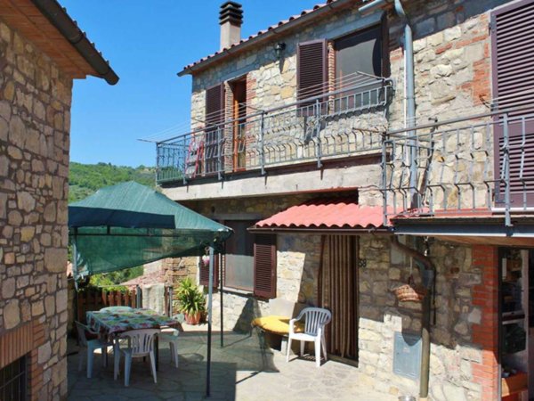 casa indipendente in vendita a Parrano