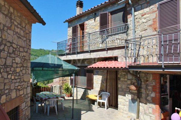 casa indipendente in vendita a Parrano