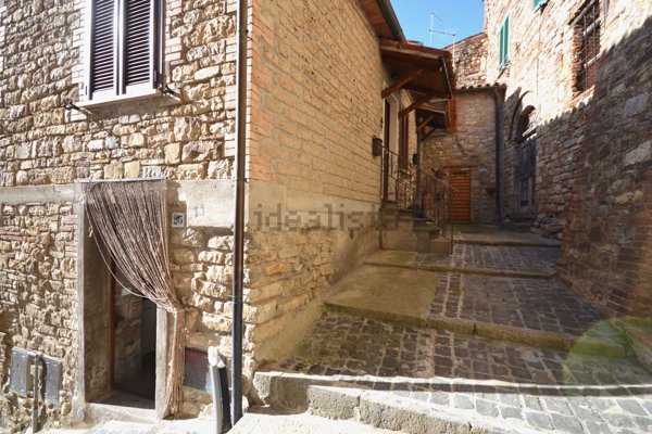 casa indipendente in vendita a Parrano