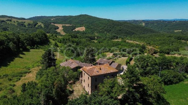 casa indipendente in vendita a Parrano