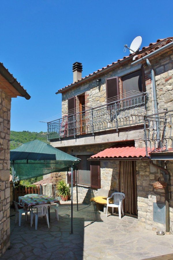 casa indipendente in vendita a Parrano in zona Cantone