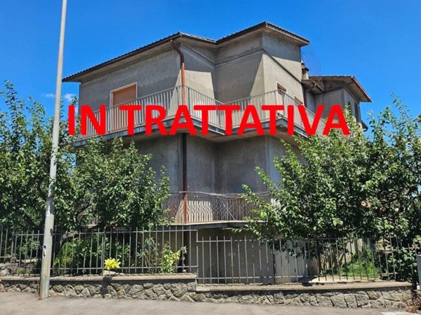 casa indipendente in vendita a Penna in Teverina