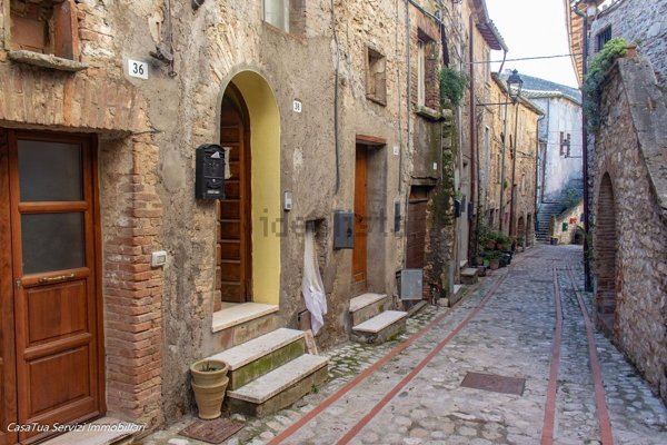 appartamento in vendita a Penna in Teverina