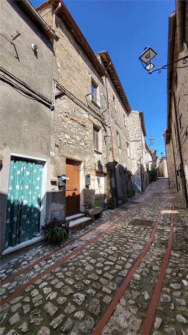 casa semindipendente in vendita a Penna in Teverina