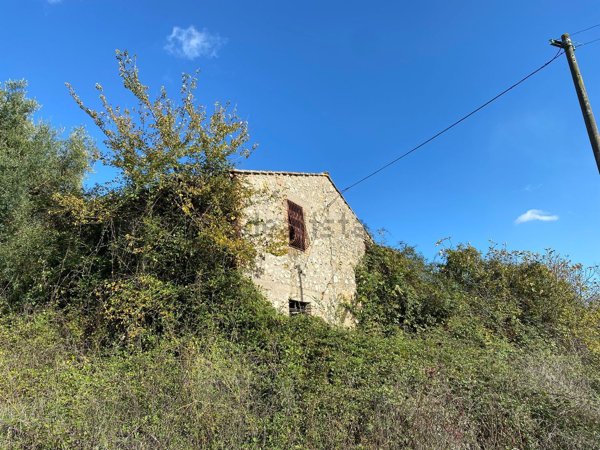 appartamento in vendita a Penna in Teverina