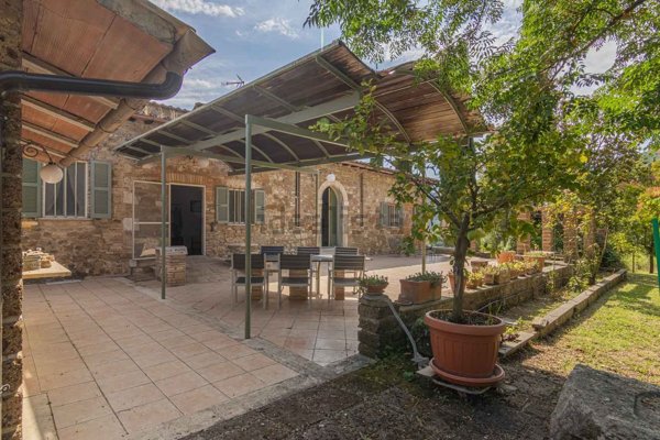 casa indipendente in vendita a Penna in Teverina