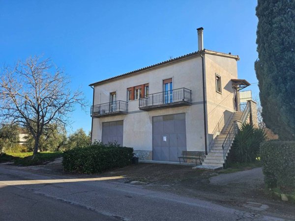 casa indipendente in vendita a Penna in Teverina