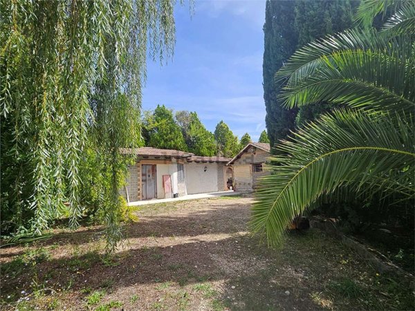 casale in vendita a Penna in Teverina