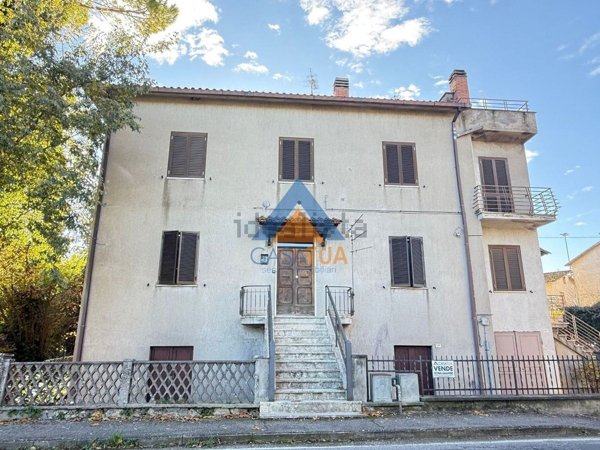 casa indipendente in vendita a Penna in Teverina