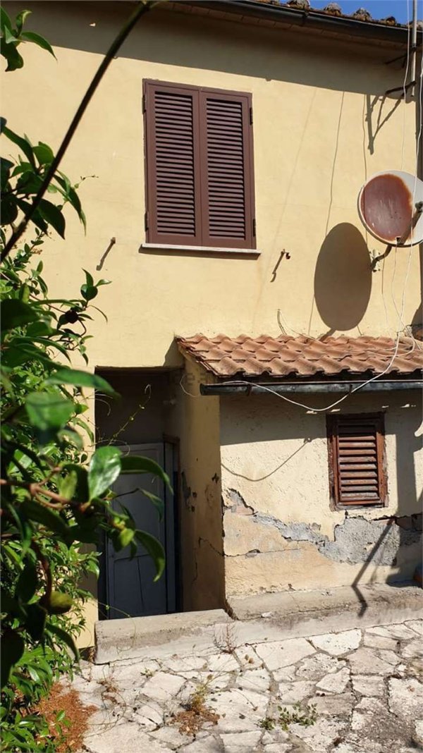 casa semindipendente in vendita a Penna in Teverina