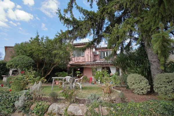 casa indipendente in vendita a Penna in Teverina