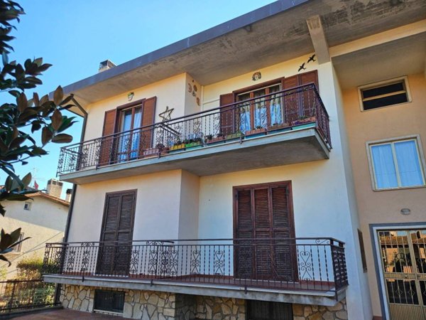 appartamento in vendita a Penna in Teverina