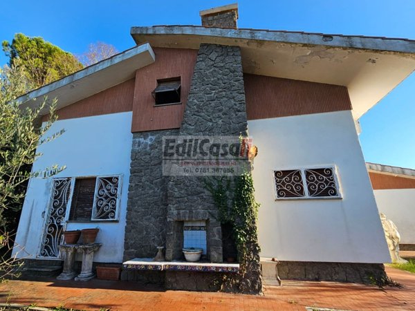 casa indipendente in vendita a Penna in Teverina