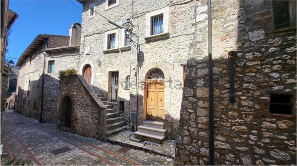casa indipendente in vendita a Penna in Teverina