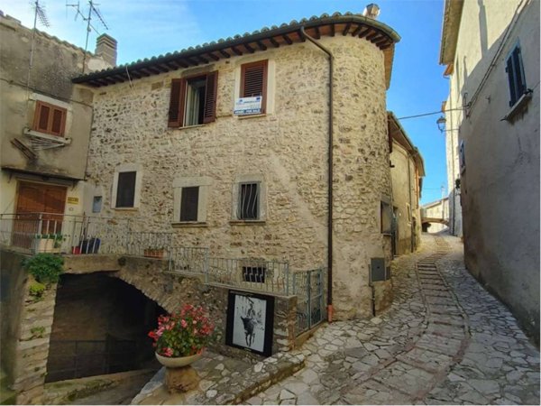 casa indipendente in vendita a Polino
