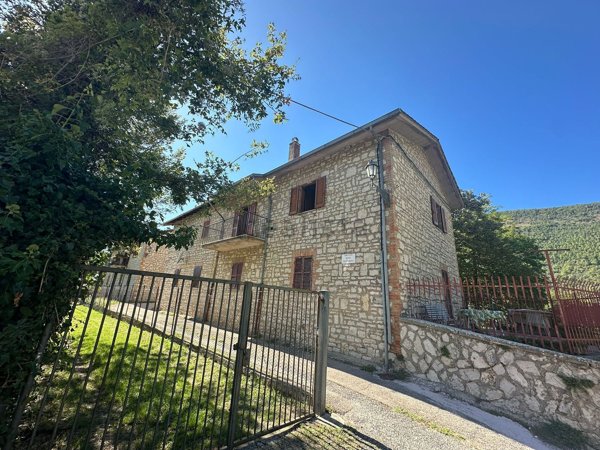 appartamento in vendita a Polino