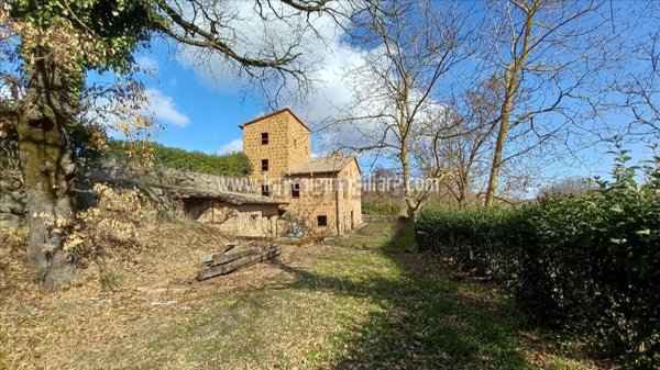 casa indipendente in vendita a Porano