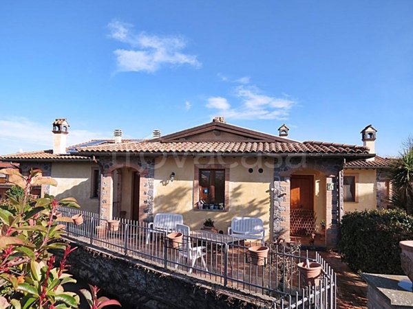 casa indipendente in vendita a Porano