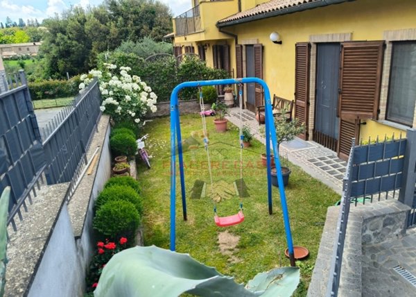 casa indipendente in vendita a Porano