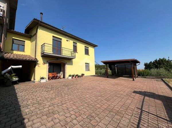 casa indipendente in vendita a Porano