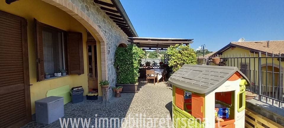 casa indipendente in vendita a Porano