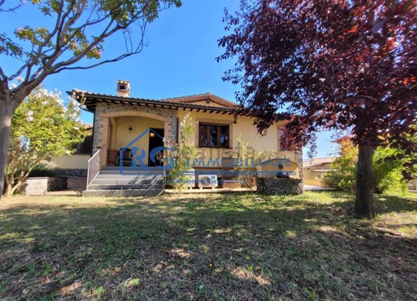 casa indipendente in vendita a Porano