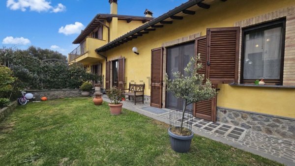 casa indipendente in vendita a Porano