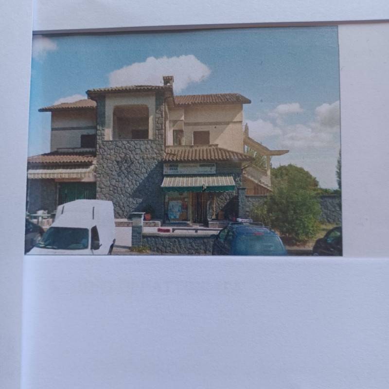 casa indipendente in vendita a Porano