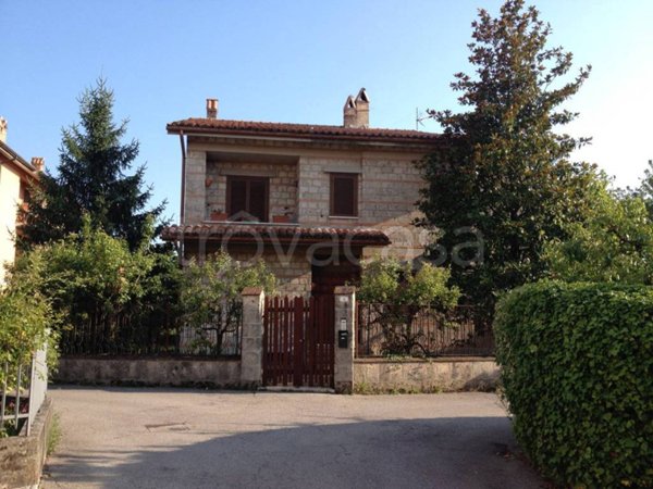 casa indipendente in vendita a San Gemini