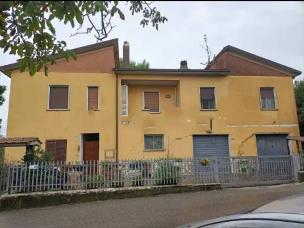 casa indipendente in vendita a San Gemini
