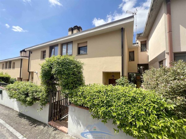 casa indipendente in vendita a San Gemini in zona Acquavogliera