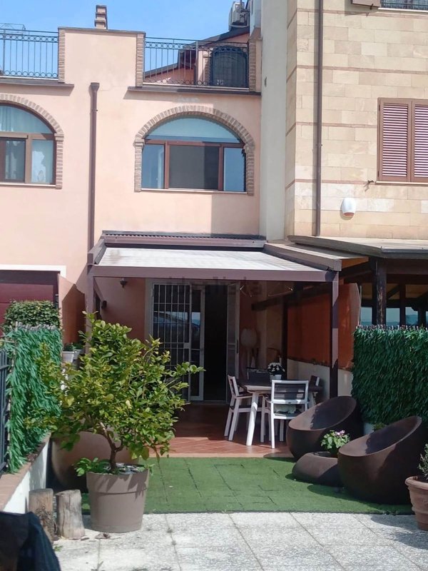 casa indipendente in vendita a San Gemini
