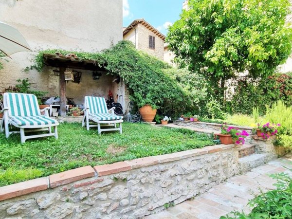 casa indipendente in vendita a San Gemini