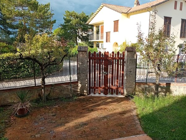 casa indipendente in vendita a San Gemini