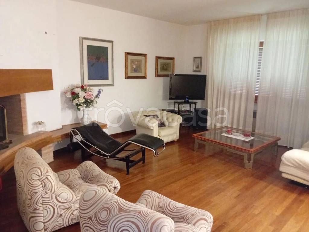 casa indipendente in vendita a San Gemini
