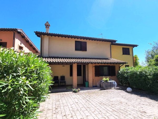 casa indipendente in vendita a San Gemini