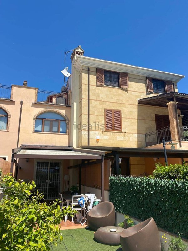 casa indipendente in vendita a San Gemini