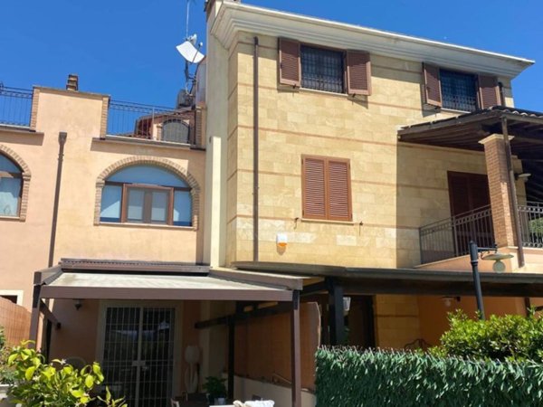 casa indipendente in vendita a San Gemini